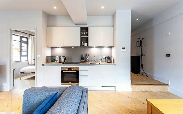 Modern Brentford Flat