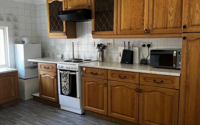 Inviting 2-bed Apartment in Poole