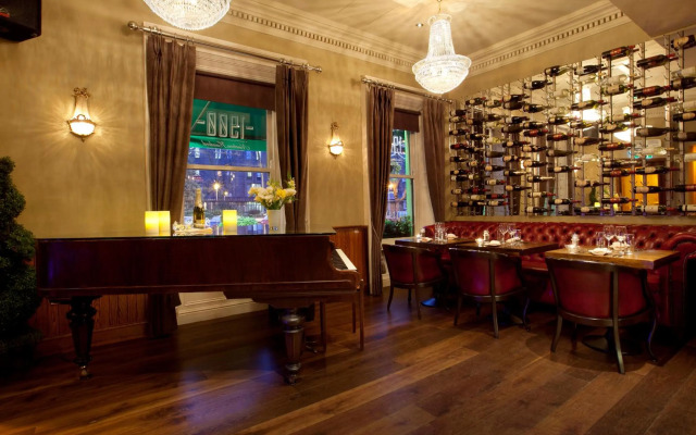Harcourt Hotel