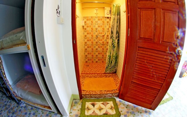 Smile Lanna Ladies Hostel - Caters to Women