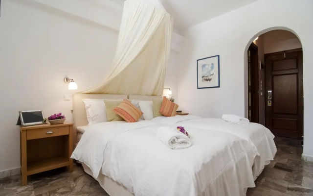 Zephyros Hotel