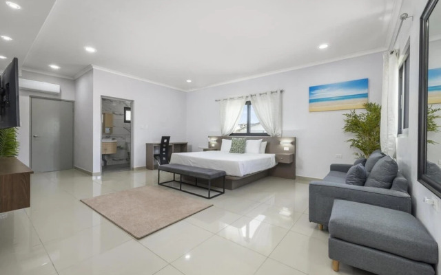 NEW 4br4ba Villa Across of Palmbeach w Pvt Pool