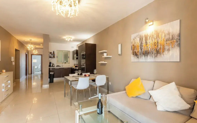 Modern and Comfortable Apart Savoy Garden
