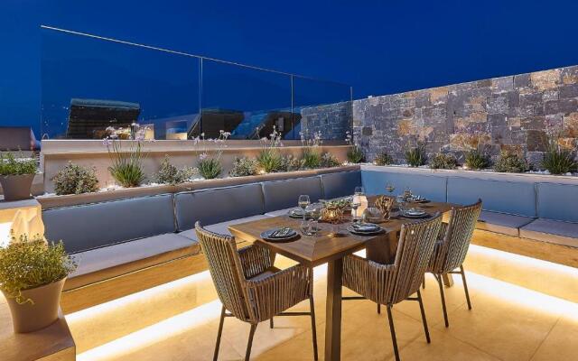 Seafront Apartments by Myseasight
