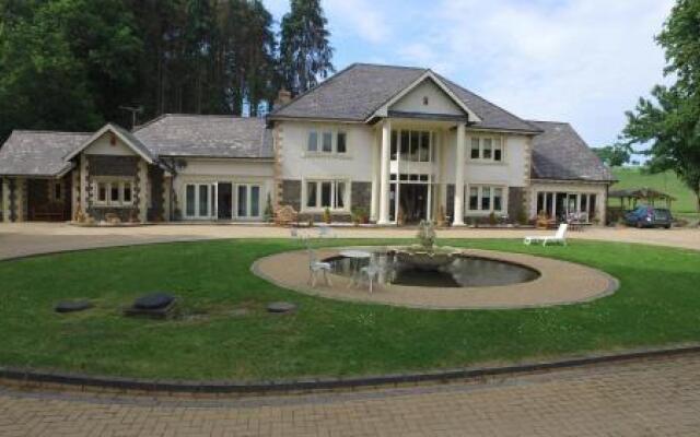 Plas Y Dderwen Bed and Breakfast