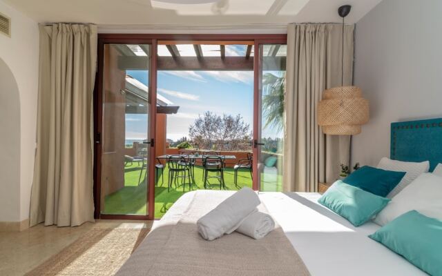 La Alzambra Duplex Penthouse Sea Views