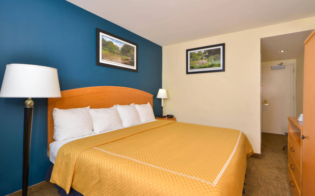 Midtown Convention Center Hotel