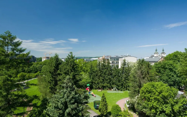 City Apartment With Superb Location