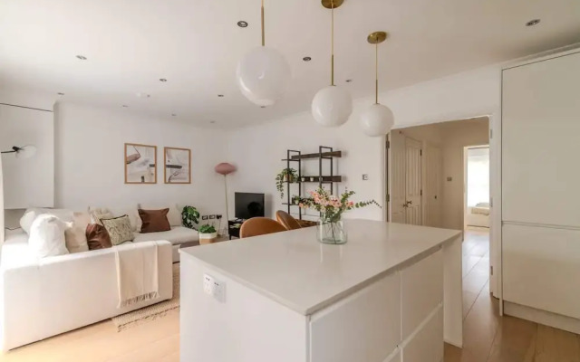 Beautiful 2 Bed, 2 Bath Abode In Dulwich