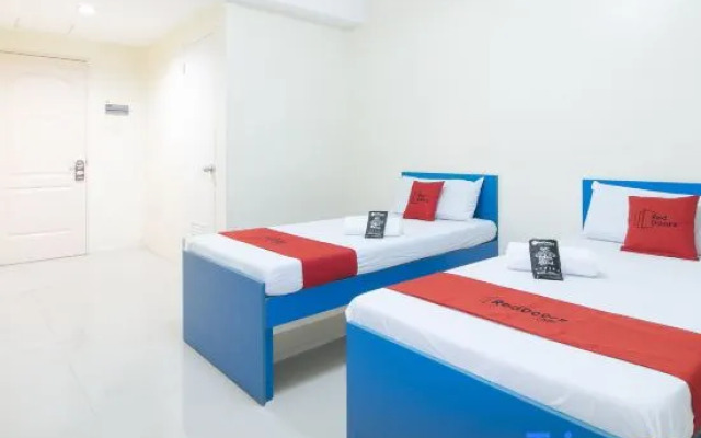 Reddoorz @ Insular Square Mandaue City