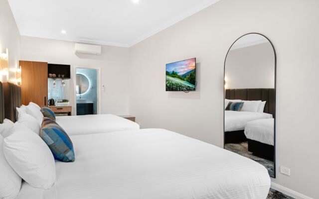 St Hugh Hotel Wagga Wagga