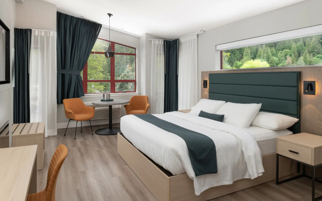 Harrison Beach Hotel