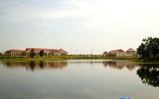 Horizon Lake View Resort