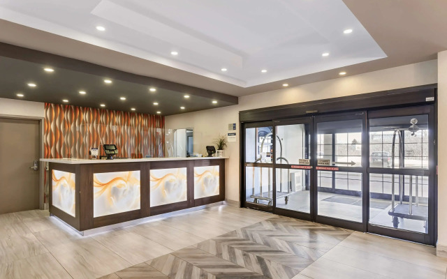 Best Western Plus Executive Inn