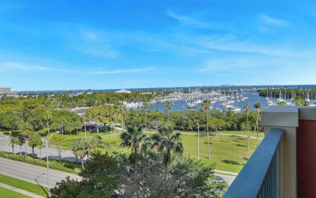 Modern Bay View with Free Parking