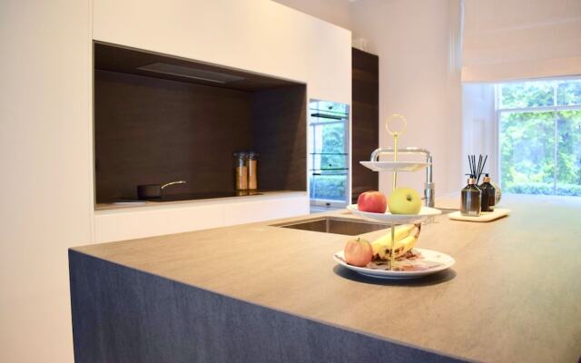 Bright Spacious 3 Bedroom Home in Chelsea