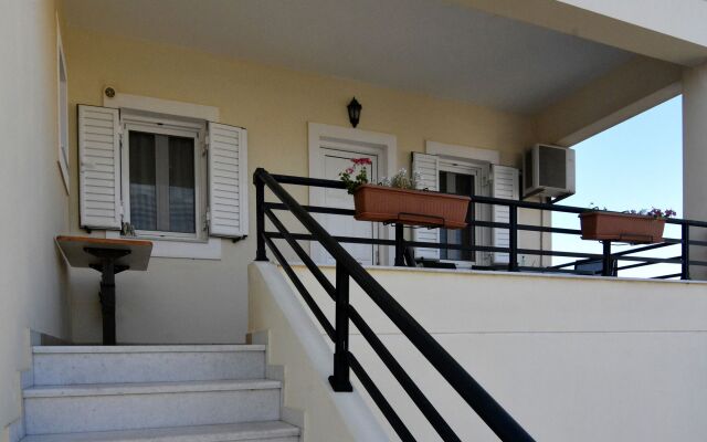Dimitra Apartments