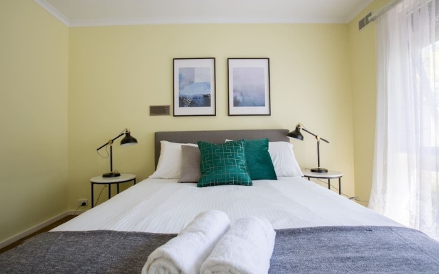 Spacious Comfortable Home in Wheelers Hill+pool – Guest Rooms – Melbourne