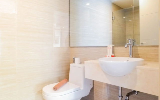 Luxury 2BR Apartment at Supermall Mansion La Riz