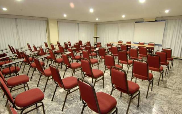 Sambura Praia Hotel