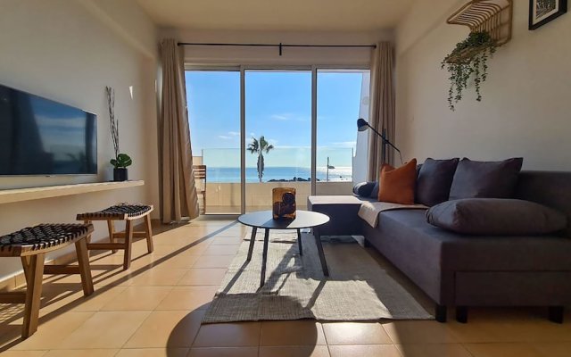 Phaedrus Living: Seaview Luxury flat Paphinia 204