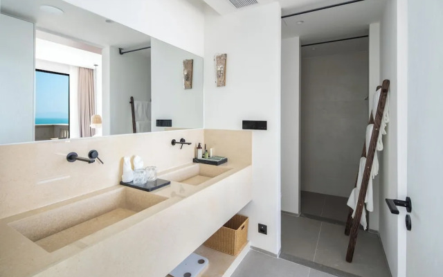 Miyue Roman Holiday Bubble Pool hotel