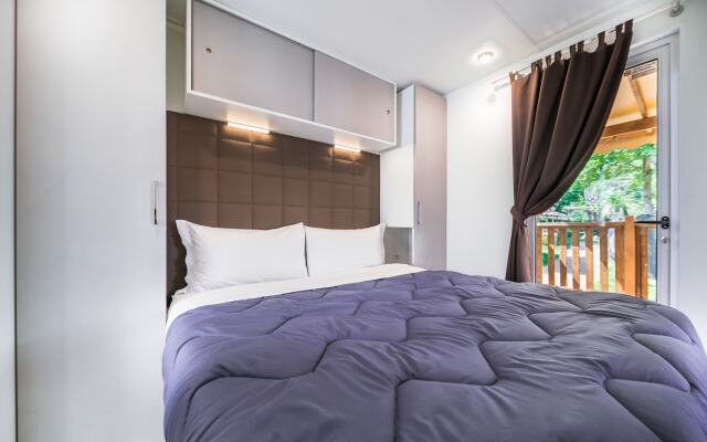 Hu Park Albatros Village