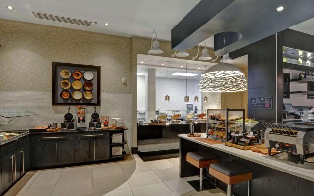 Hilton Garden Inn Raleigh /Crabtree Valley