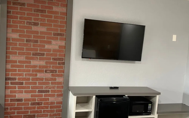 Symphony Inn and Suites