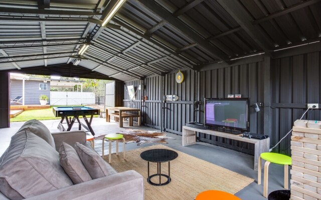 The Deck on Donalda