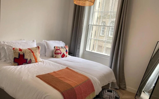Leith Street Suite
