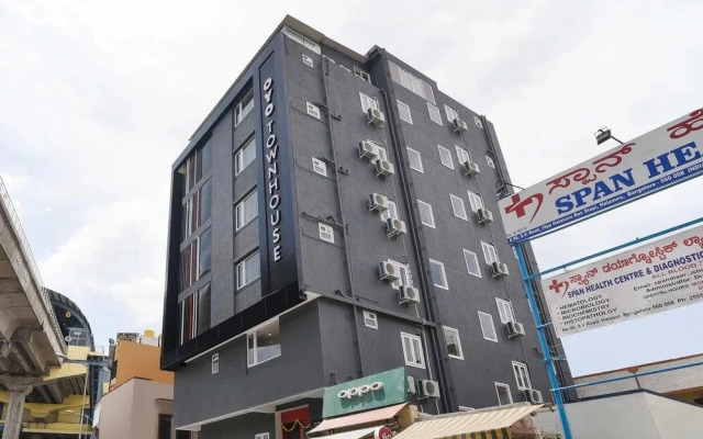OYO Townhouse 238 Ulssor