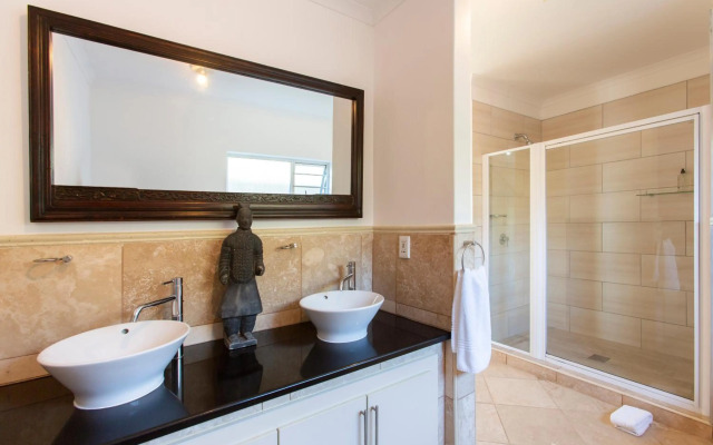 Infinity Blue Luxury Accommodation