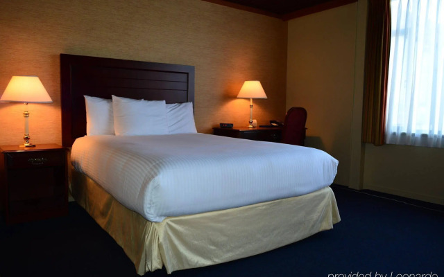 Coast Discovery Inn