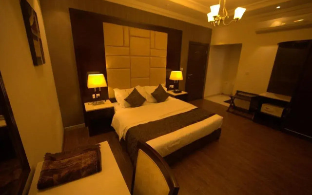 Rose Palace Hotel Suites