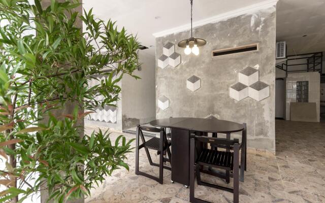 RedDoorz Plus @ Cipete Damai