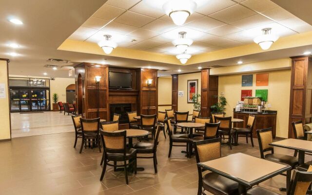 Spark by Hilton Houston Hobby Airport