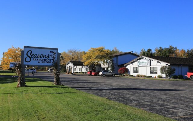 Shawano Four Seasons Hotel