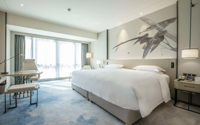 DoubleTree by Hilton Hotel Shenzhen Longhua