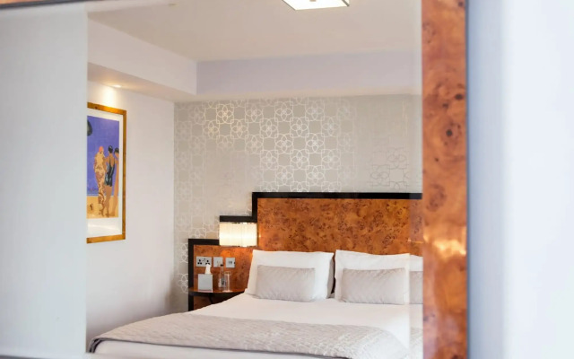 Pier Hotel