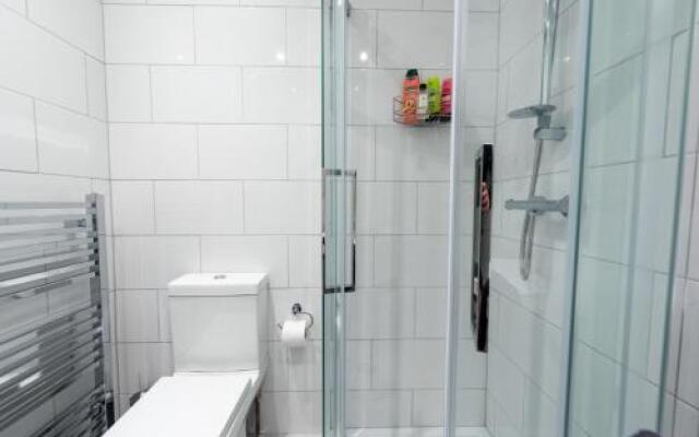 Camden Apartment A/Apartment