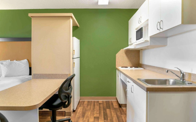 Extended Stay America Select Suites Chicago Naperville West