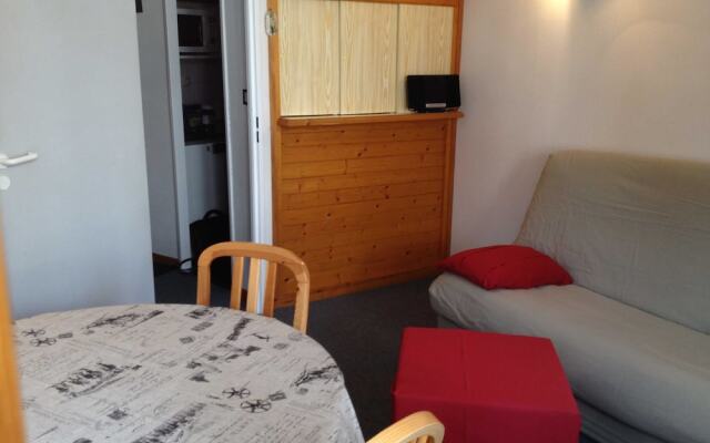 Lou Services Apartment THB51 LSI 001