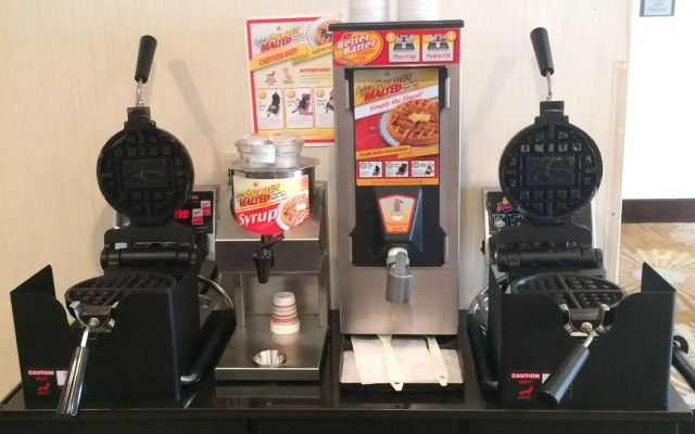 Greenfield Inn & Suites Owensboro, KY Airport