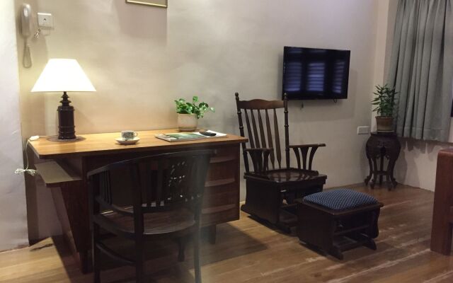 Palm Mansion Boutique Suites by Moxy
