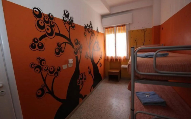 Sunflower Beach Backpacker Hostel
