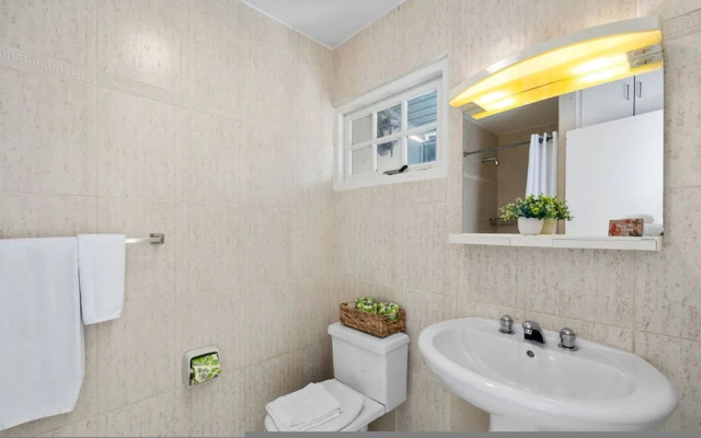 3BR Town Home in Gated Community Palm Beach