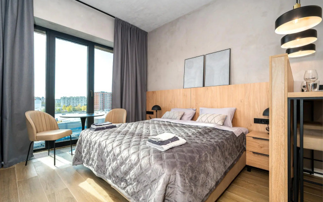 Студия на Набережной Макарова