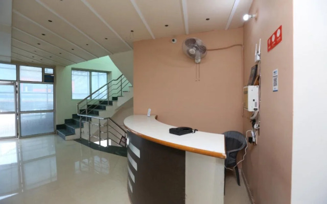 Oyo 18438 Radharani Guest House