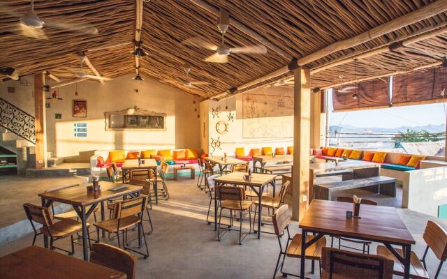 Le Pirate Hotel - Labuan Bajo